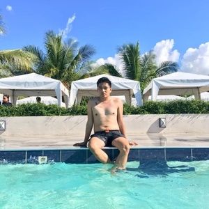 Meet your Posher, Pelvin